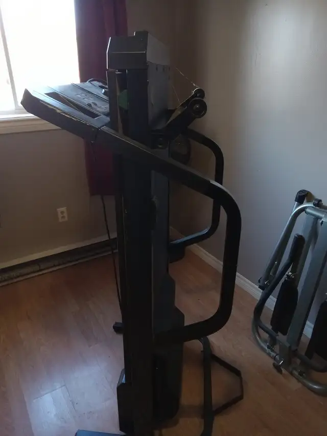 TREADMILL - Photo 3