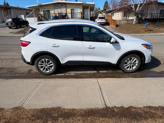 2020 Ford Escape SE - Photo 2