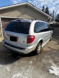 Wheelchair accessible van - Photo 3