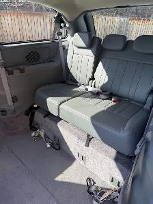 Wheelchair accessible van - Photo 6