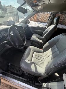 Wheelchair accessible van - Photo 7