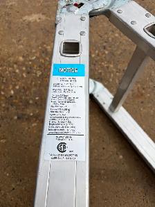 Mastercraft Aluminum Articulating Ladder - Photo 3