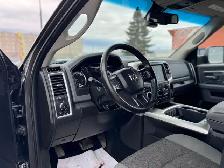 2019 RAM 1500 WARLOCK – 5.7L HEMI V8 – 4X4 / ONE OWNER - Photo 11