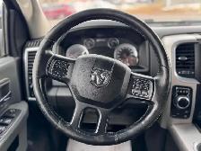 2019 RAM 1500 WARLOCK – 5.7L HEMI V8 – 4X4 / ONE OWNER - Photo 14