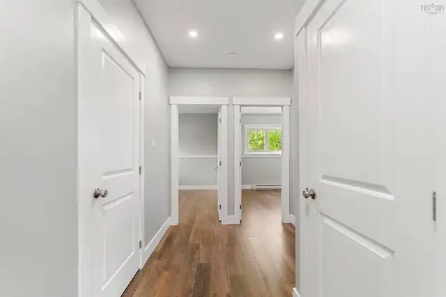 Amazing 3-bedroom 1.5 bathrooms semi-detached house for rent - Photo 8