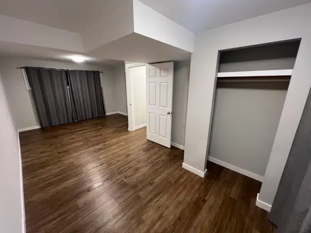 1 Large Bedroom, 1 Bathroom Basement Suite - Photo 9