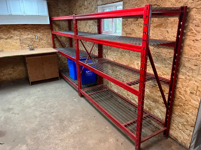 1 Large Bedroom, 1 Bathroom Basement Suite - Photo 13