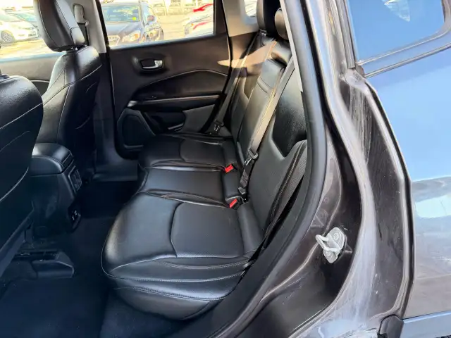 2018 Jeep Compass Limited 4x4 : No Reported Accidents, Low Milea - Photo 8