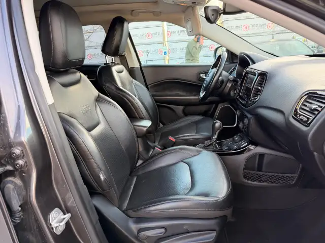 2018 Jeep Compass Limited 4x4 : No Reported Accidents, Low Milea - Photo 9