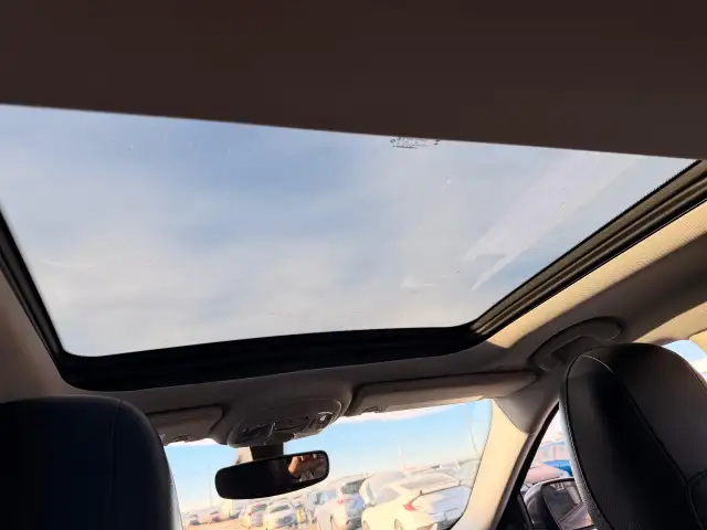 2018 Jeep Compass Limited 4x4 : No Reported Accidents, Low Milea - Photo 14