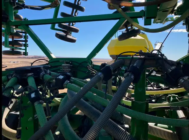 45’ John Deere Air Seeder - Photo 4