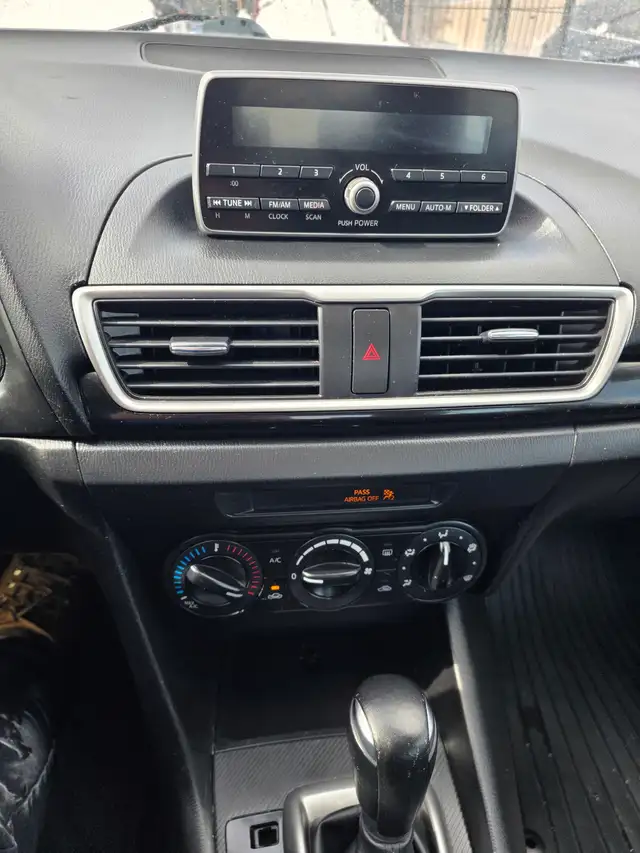 2015 Mazda MAZDA3 I Sport - Photo 8