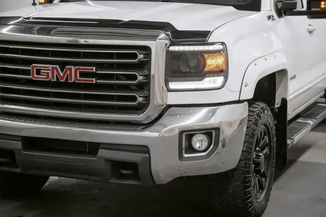 2019 GMC Sierra 3500HD 4WD Crew Cab Long Box SLE for sale - Photo 8