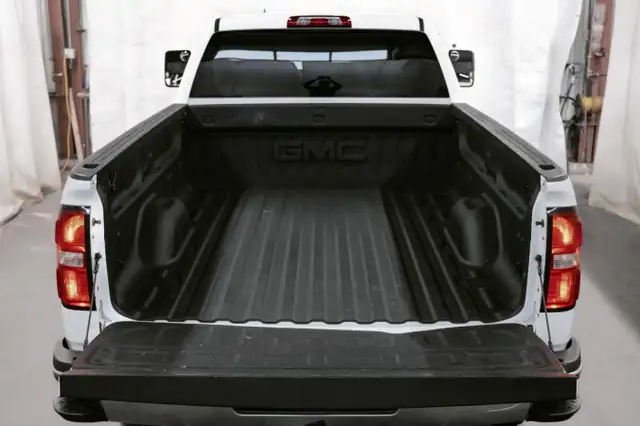 2019 GMC Sierra 3500HD 4WD Crew Cab Long Box SLE for sale - Photo 11