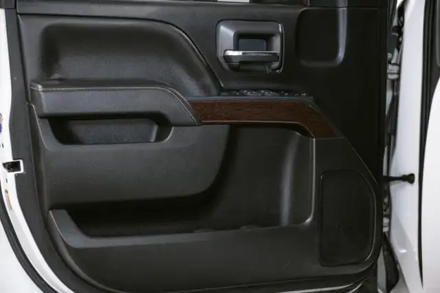 2019 GMC Sierra 3500HD 4WD Crew Cab Long Box SLE for sale - Photo 12