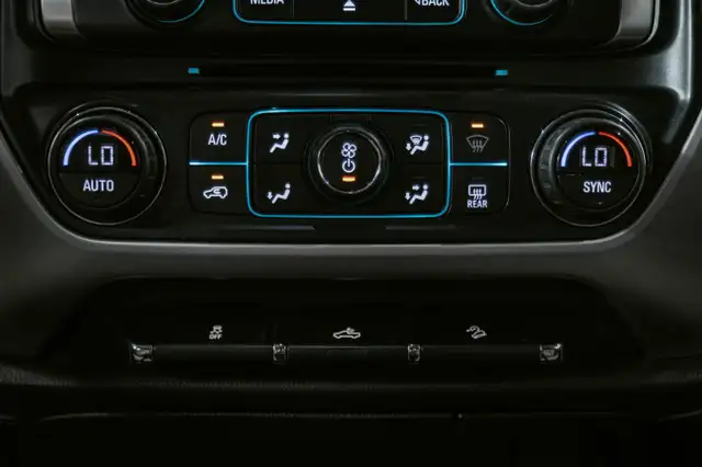 2019 GMC Sierra 3500HD 4WD Crew Cab Long Box SLE for sale - Photo 28