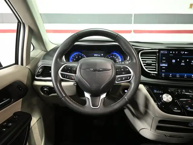 2023 Chrysler Pacifica Touring L No Accident Leather Power Slidi - Photo 12