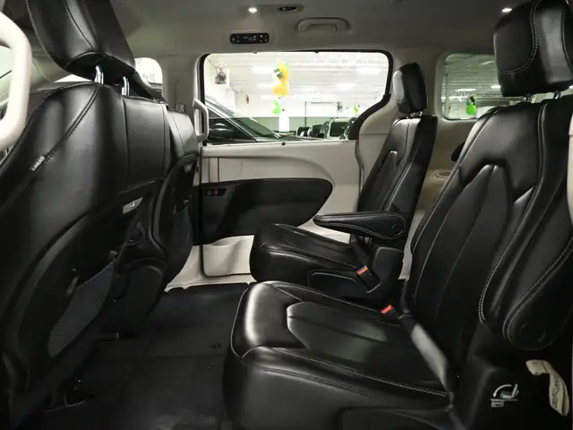 2023 Chrysler Pacifica Touring L No Accident Leather Power Slidi - Photo 24
