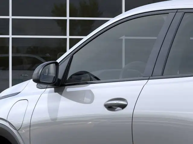 2027 Chevrolet Bolt - Photo 12