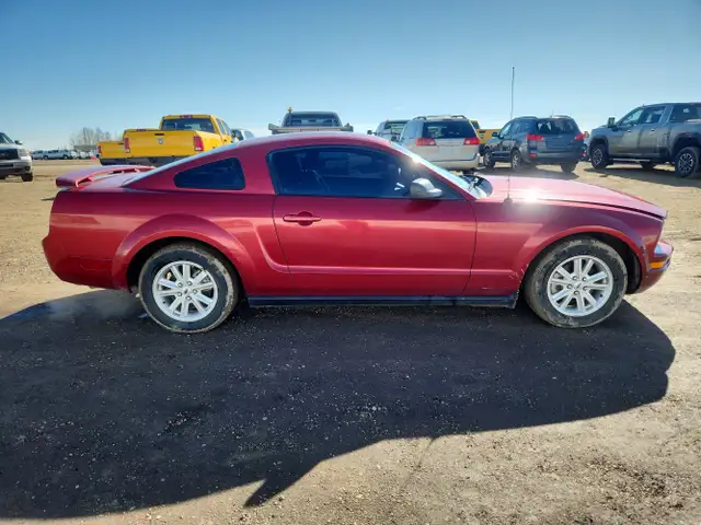 2005 Ford Mustang - Photo 7