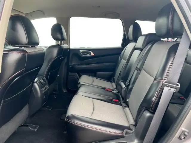 2020 Nissan Pathfinder SV Tech - Photo 13