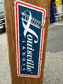 Vintage wooden ladder for décor purposes 10ft tall and 6 ft. - Photo 4