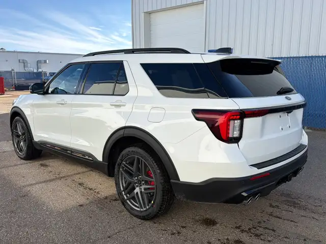 2026 Ford Explorer ST 4WD 400A - Photo 3