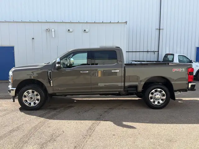 2026 Ford Super Duty F-350 SRW King Ranch FX4 710A - Photo 2