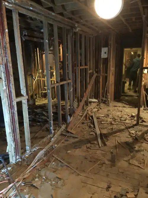 demolition/cassage, decontamination, drain francais 514-554-1386 - Photo 2