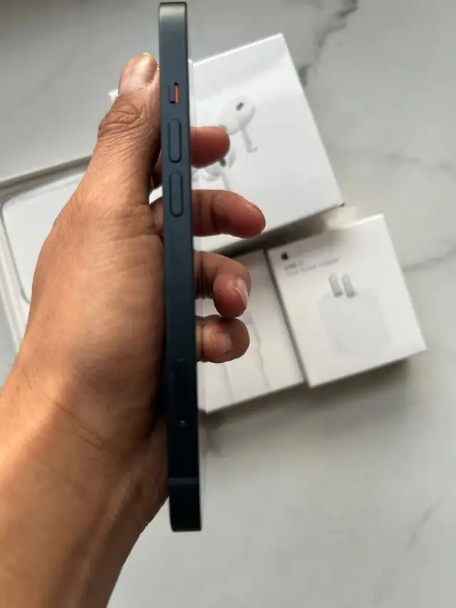 iPhone 14 128gb Accessories Pkg/Delivery - Photo 5