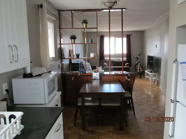 Queen's Students – 2 Bedroom Apartment – Available May - Photo 4