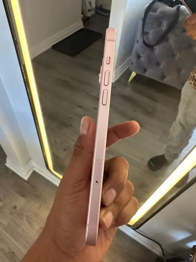 iPhone 15 Plus 128GB Pink AirPods/Fast Charger/Delivery - Photo 2