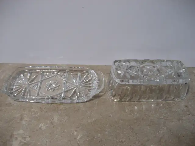 Vintage Anchor Hocking Pressed Cut Glass Butter Dish - Photo 2