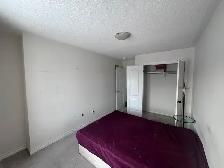 Large Room for rent (Barrie - Mapleview & Essa) - Photo 3