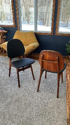 Mid century modern. TEAK TECK. Chaises Arne Hovmand Olsen chairs