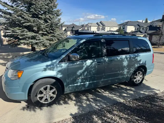 2009 Chrysler Town & Country 4.0 V6 - Photo 2