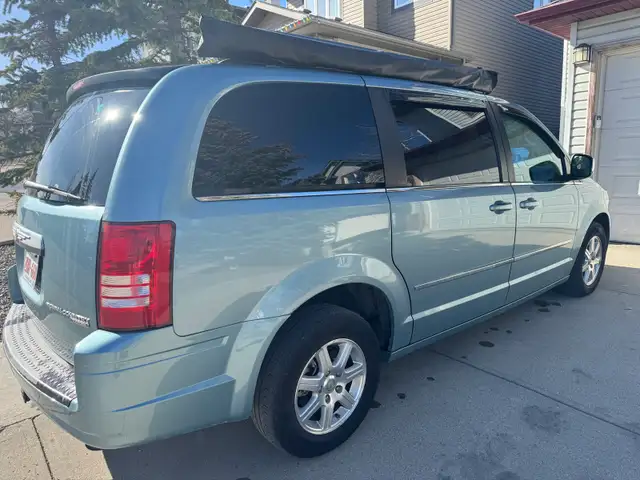 2009 Chrysler Town & Country 4.0 V6 - Photo 4