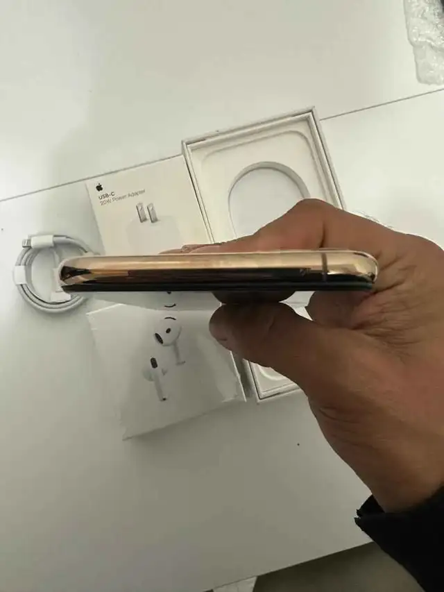iPhone 11 Pro Max 128GB Airpods/Charger Set/Delivery - Photo 4