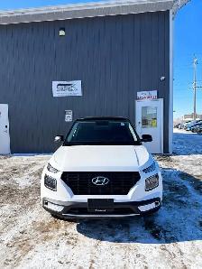 2021 Hyundai Venue Essential - Photo 2