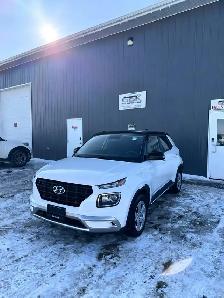 2021 Hyundai Venue Essential - Photo 3