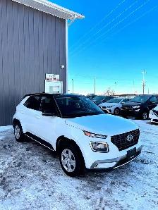 2021 Hyundai Venue Essential - Photo 4