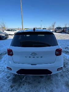 2021 Hyundai Venue Essential - Photo 6