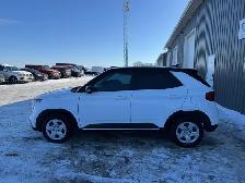 2021 Hyundai Venue Essential - Photo 7