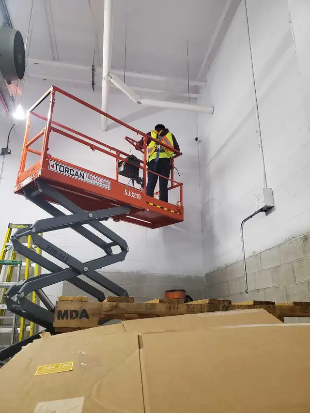 looking for cctv /cable technician