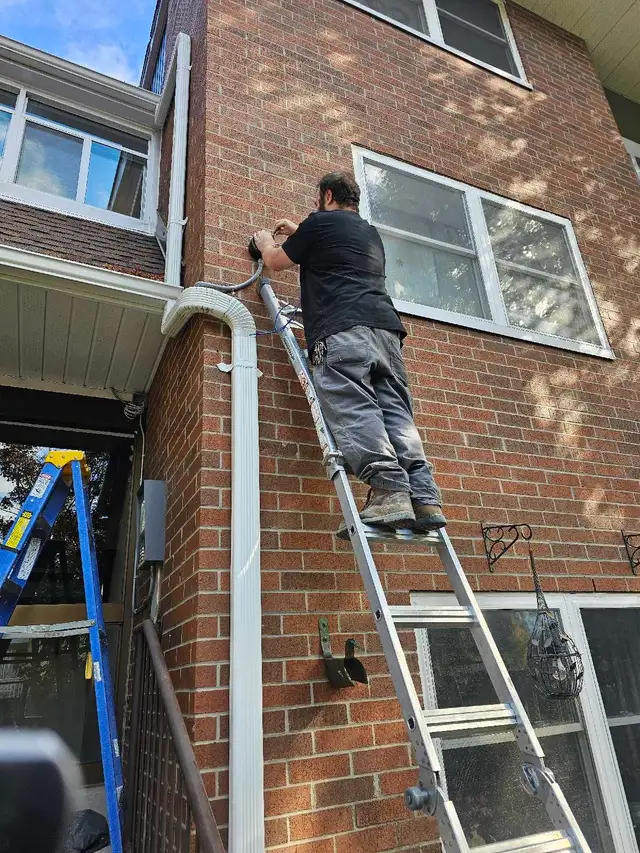 looking for cctv /cable technician - Photo 2