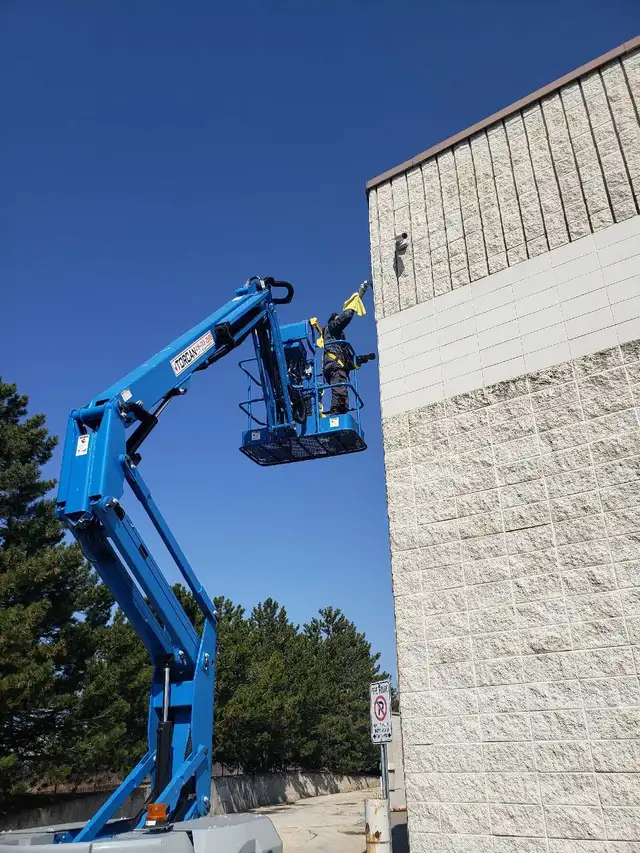 looking for cctv /cable technician - Photo 3