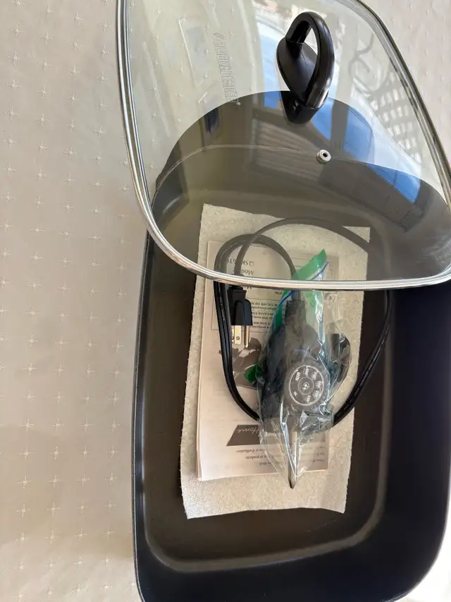 Black & Decker Electric Fry Pan - Photo 2