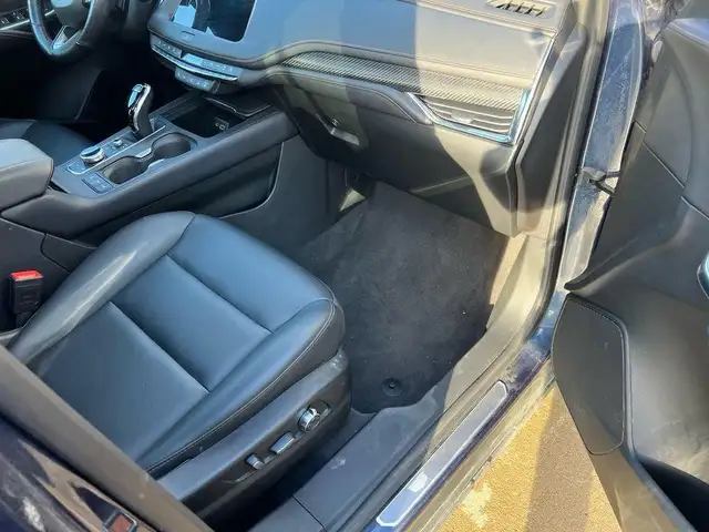 2020 Cadillac XT4 AWD 4dr Sport - Photo 9