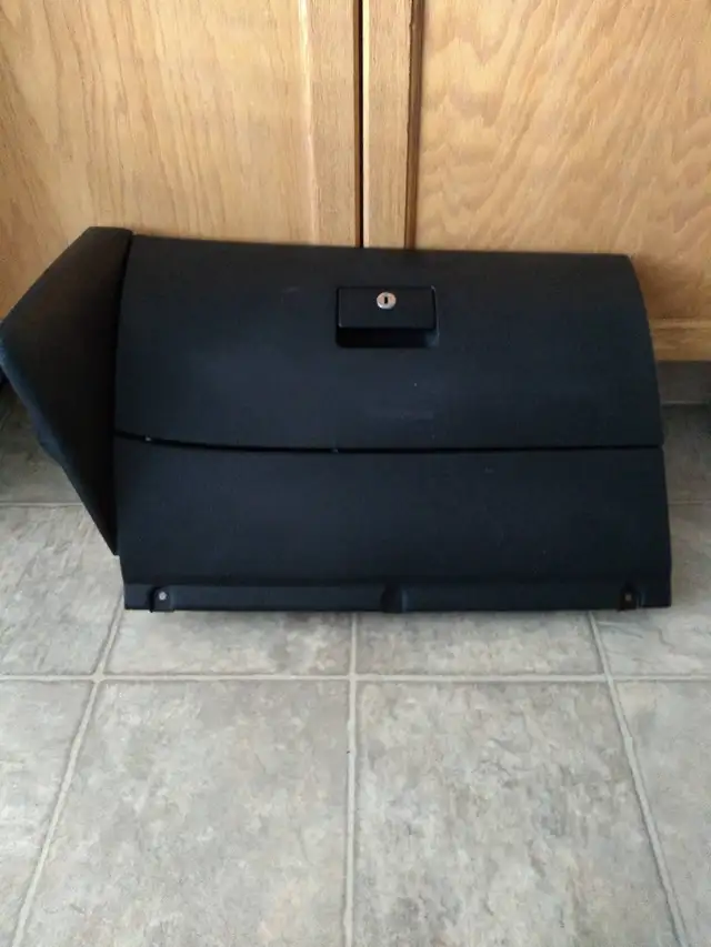 Volkswagen Jetta glove box.