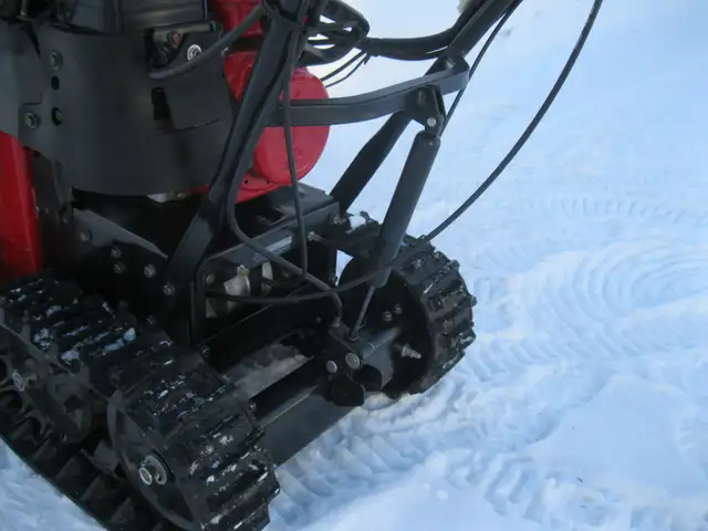 Souffleuse HONDA HSS724CT Snowblower Souffleur chenilles - Photo 9